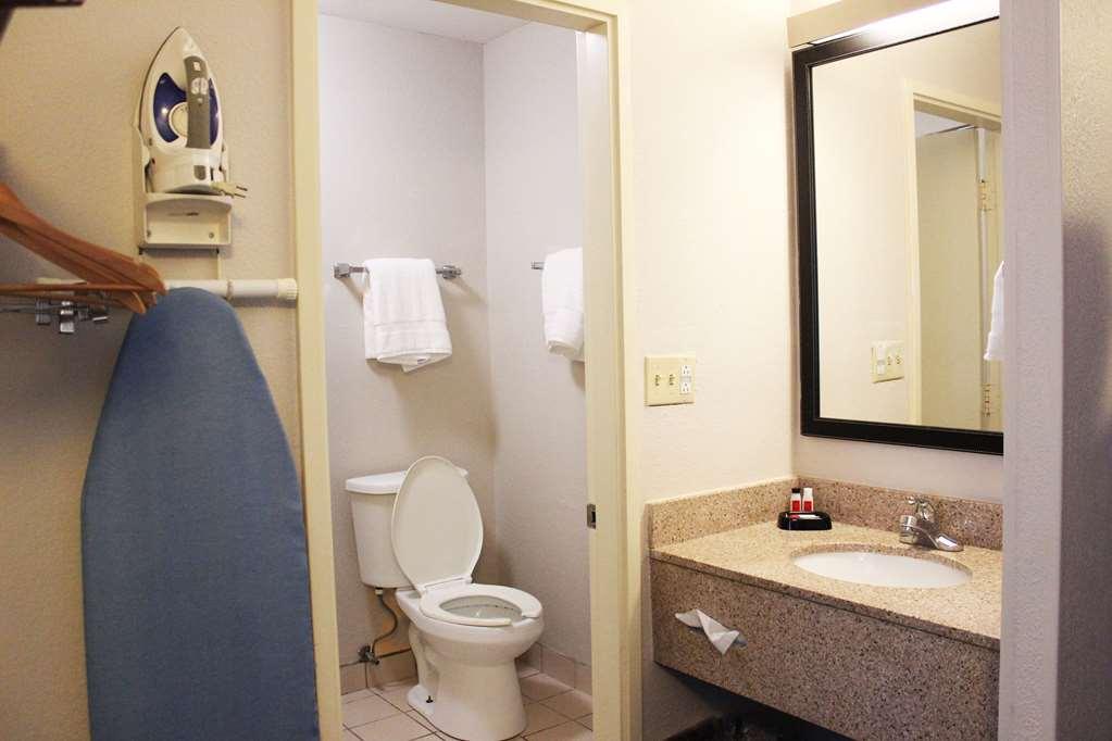 Wingate By Wyndham Dayton North Hotel Bagian luar foto