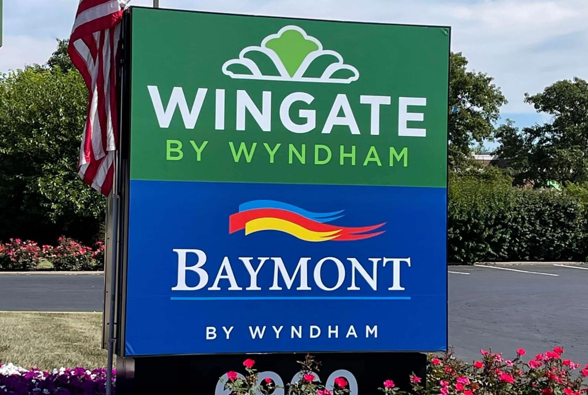 Wingate By Wyndham Dayton North Hotel Bagian luar foto