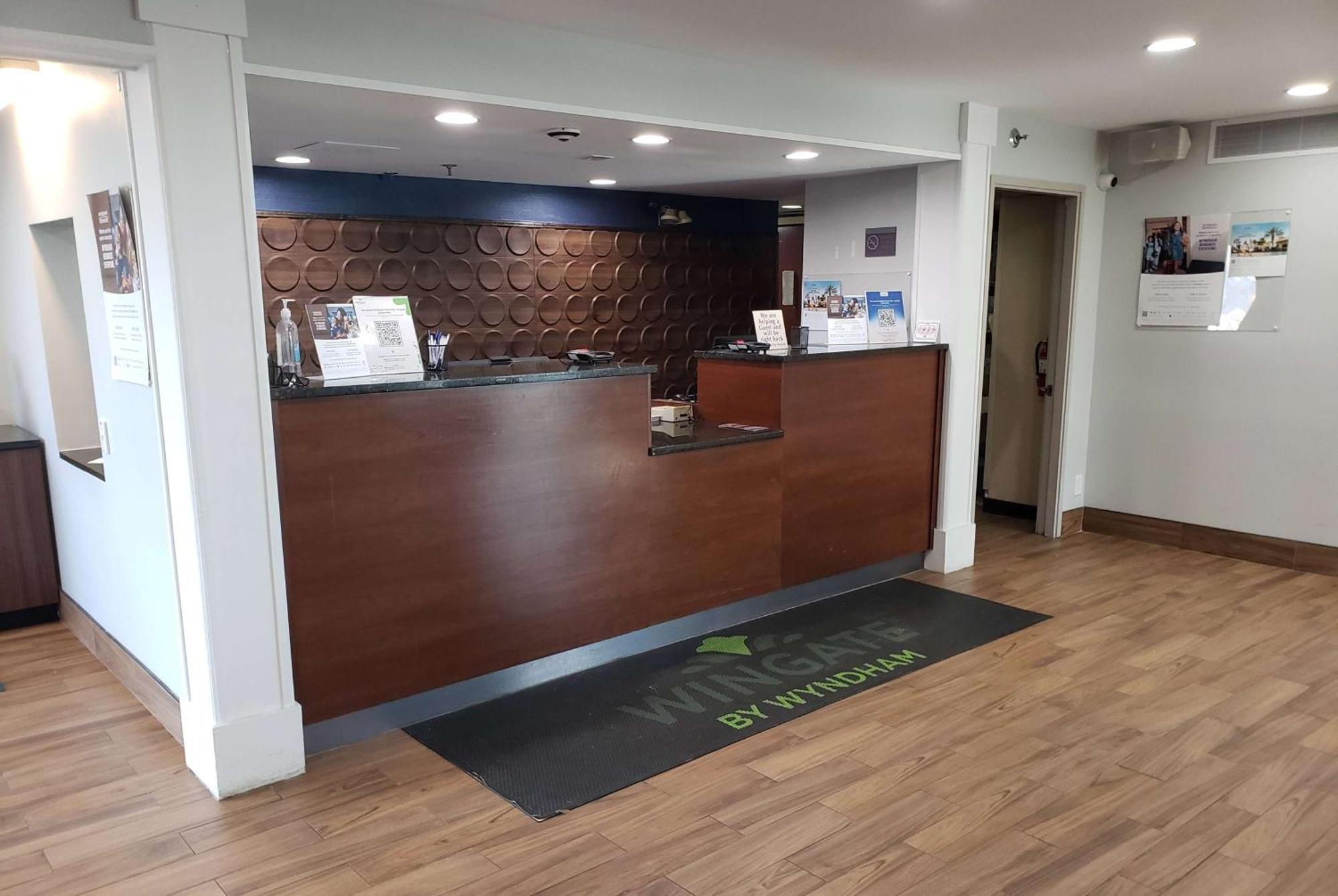 Wingate By Wyndham Dayton North Hotel Bagian luar foto