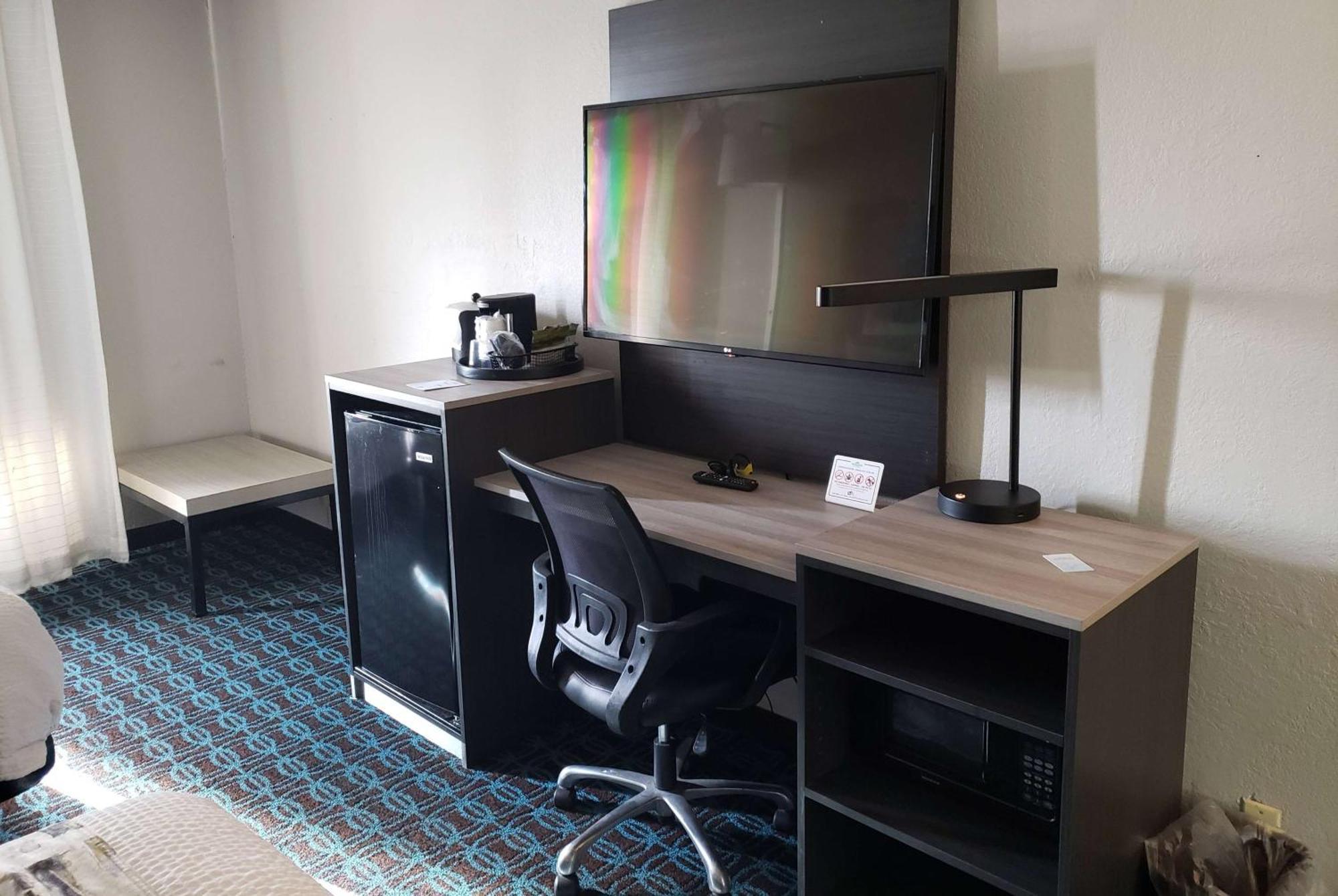 Wingate By Wyndham Dayton North Hotel Bagian luar foto