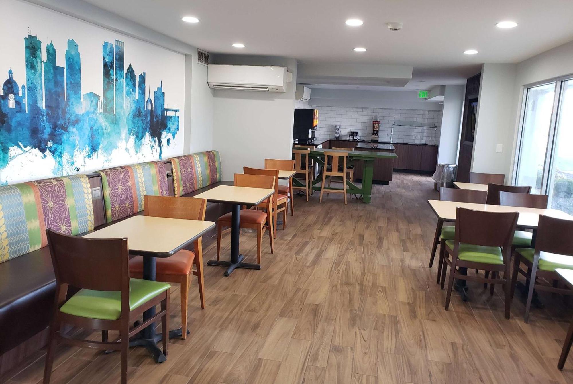 Wingate By Wyndham Dayton North Hotel Bagian luar foto